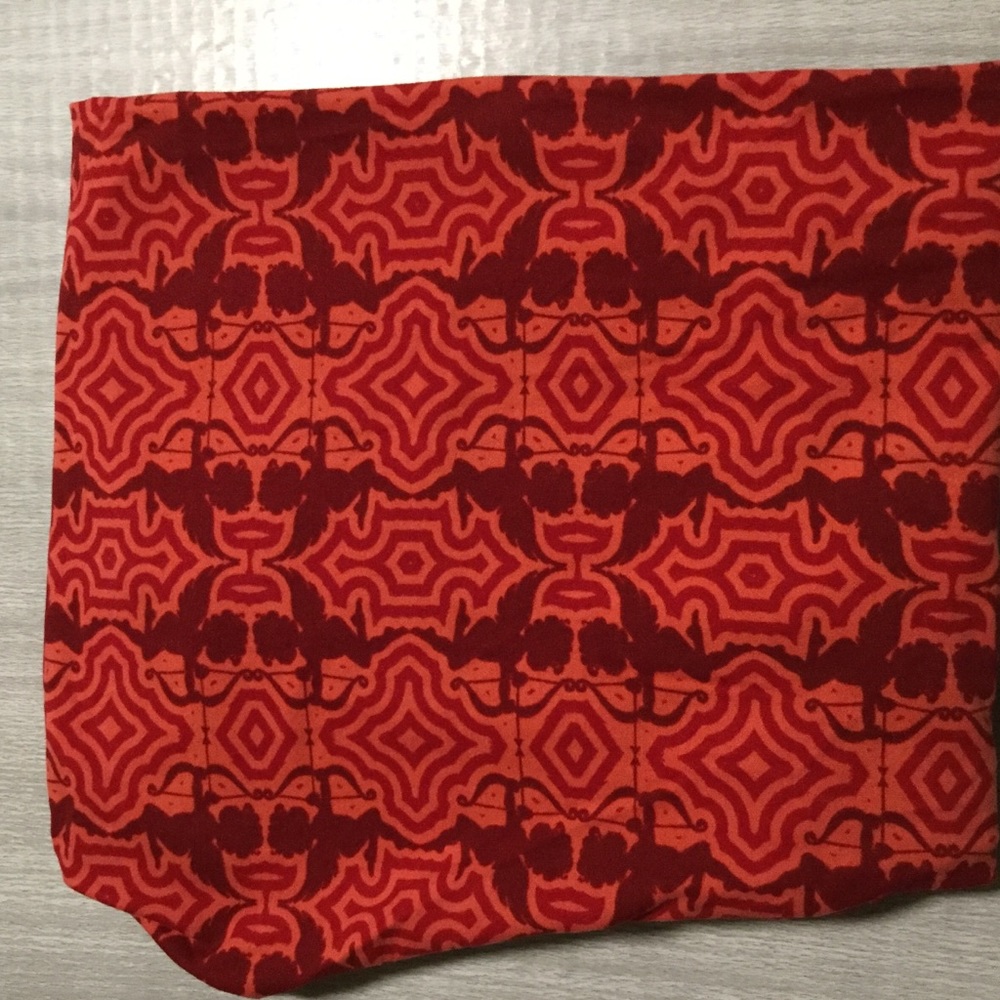 LLR VALENTINE LEGGINGS. NWT, TC hearts